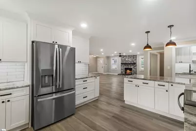 9 Howell Road, Greenville, SC 29615 - Photo 3