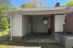 304 Pine Knoll Dr, Greenville, SC 29609 - Photo 9