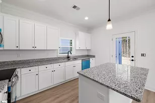 207 Wildwood Dr, Greer, SC 29651 - Photo 11