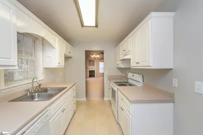 215 E Middlebury Lane, Aiken, SC 29803 - Photo 9