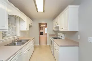 215 E Middlebury Ln, Aiken, SC 29803 - Photo 9