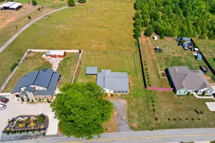 583 Berry Rd, Boiling Springs, SC 29316 - Photo 3