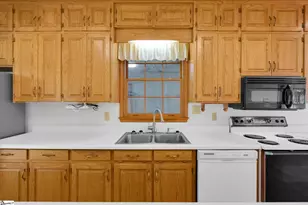 304 Dixon St, Clinton, SC 29325 - Photo 11