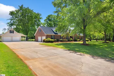 304 Dixon Street, Clinton, SC 29325 - Photo 3