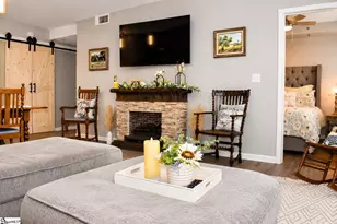 100 E Washington St, Greenville, SC 29601 - Photo 11
