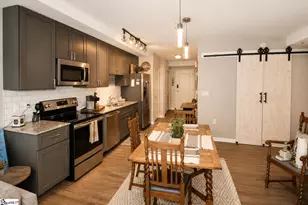 100 E Washington St, Greenville, SC 29601 - Photo 3