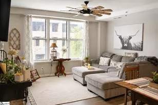 100 E Washington St, Greenville, SC 29601 - Photo 7