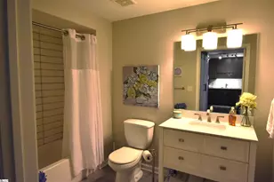 100 E Washington St, Greenville, SC 29601 - Photo 13