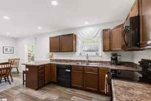 606 Chastine Dr, Spartanburg, SC 29301 - Photo 17