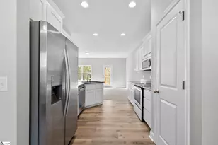 118 Village Ct, Greer, SC 29651 - Photo 7