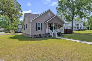 401 S Broad St, Clinton, SC 29325 - Photo 1