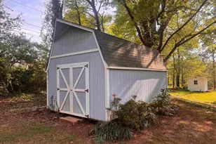 385 Wall St, Campobello, SC 29322 - Photo 9