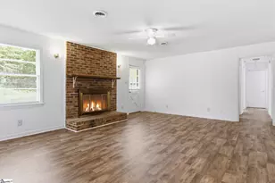 572 Wildwood Dr, Spartanburg, SC 29306 - Photo 9