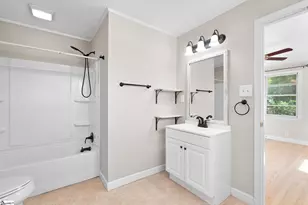 607 W Farley Ave, Laurens, SC 29360 - Photo 31