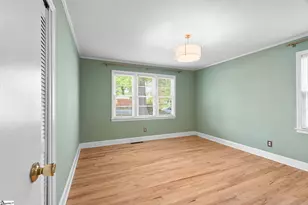 607 W Farley Ave, Laurens, SC 29360 - Photo 19