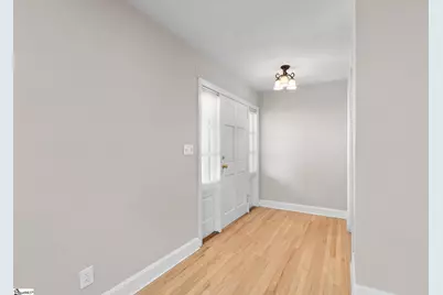 607 W Farley Avenue, Laurens, SC 29360 - Photo 3