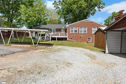 607 W Farley Avenue, Laurens, SC 29360 - Photo 35