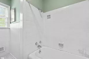 607 W Farley Ave, Laurens, SC 29360 - Photo 23