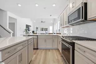 400 Water Gdn Pl, Mauldin, SC 29681 - Photo 7