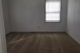 401 W Pitts St, Clinton, SC 29325 - Photo 3