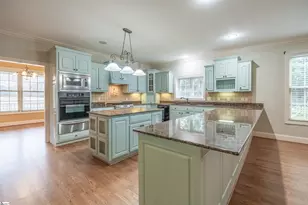 323 Waters Rd, Taylors, SC 29687 - Photo 3