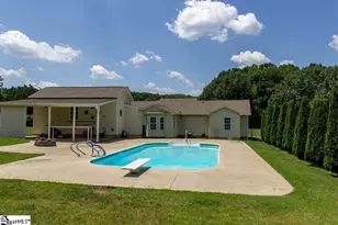 290 Dickson Rd, Campobello, SC 29322 - Photo 17