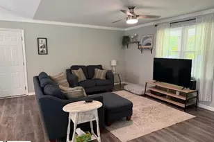 606 E Darby Rd, Taylors, SC 29687 - Photo 11