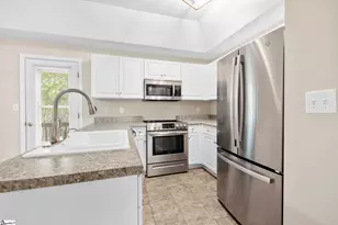 94 Huntress Dr, Greer, SC 29651 - Photo 3