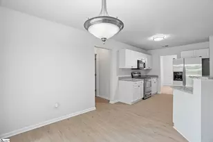 105 Sandy Ln, Greenville, SC 29605 - Photo 9