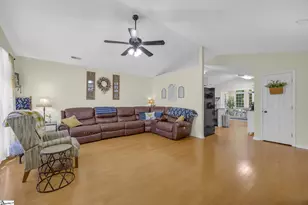 18 Luray Dr, Greenville, SC 29617 - Photo 5