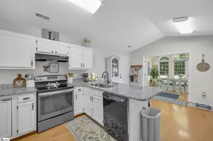 18 Luray Dr, Greenville, SC 29617 - Photo 11