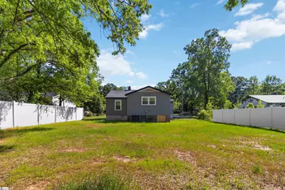 809 E Ferguson Street, Clinton, SC 29325 - Photo 13