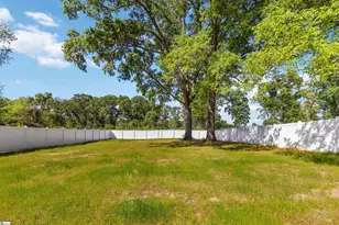 809 E Ferguson St, Clinton, SC 29325 - Photo 13