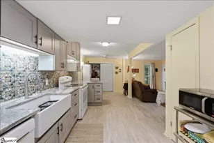 3706 E North St, Greenville, SC 29615 - Photo 9