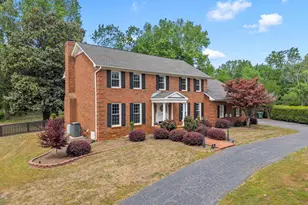 410 Thornhill Dr, Spartanburg, SC 29301 - Photo 3