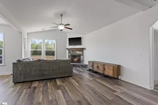 217 Daystrom Dr, Greer, SC 29651 - Photo 7