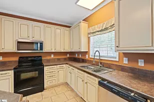 721 Marietta St, Gaffney, SC 29340 - Photo 11
