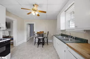 5 Geer St, Greer, SC 29650 - Photo 7