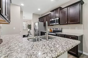 1010 Louvale Ct, Simpsonville, SC 29681 - Photo 17