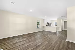202 Blackwood St, Greenville, SC 29611 - Photo 17