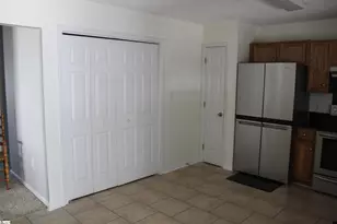 219 Woodruff Park Ln, Simpsonville, SC 29681 - Photo 5