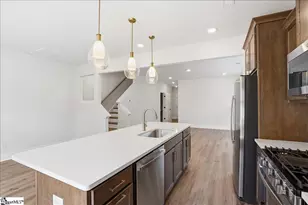 16 Shoemaker Rd, Greenville, SC 29617 - Photo 9