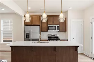 16 Shoemaker Rd, Greenville, SC 29617 - Photo 5