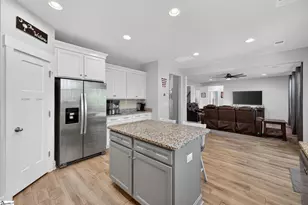 904 Lockhurst Dr, Simpsonville, SC 29681 - Photo 19