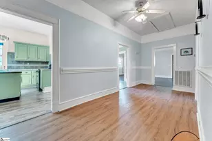 400 King St, Easley, SC 29640 - Photo 11
