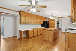 211 Bennett Cir, Spartanburg, SC 29307 - Photo 9