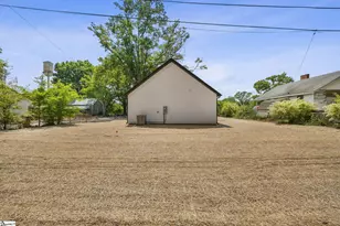 223 Oak St, Clinton, SC 29325 - Photo 17