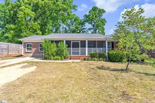 2601 E Lee Rd, Taylors, SC 29687 - Photo 1