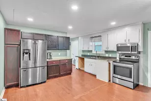 2601 E Lee Rd, Taylors, SC 29687 - Photo 7