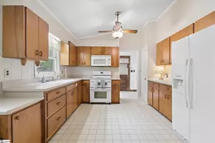 105 Derby Ln, Clinton, SC 29325 - Photo 11